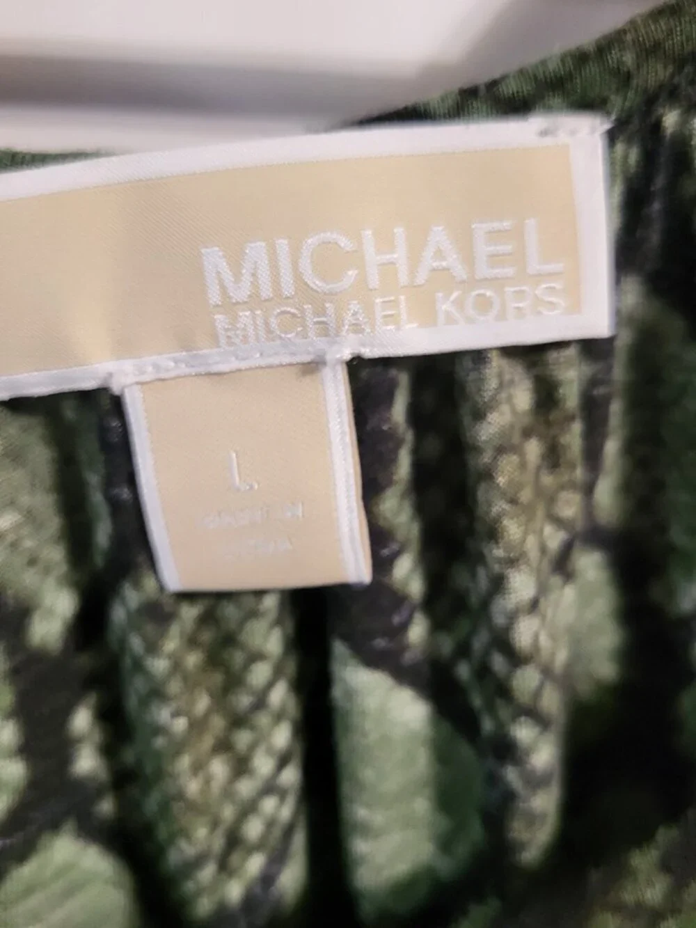 MICHAEL KORS SNAKESKIN PRINT TOP SZ L